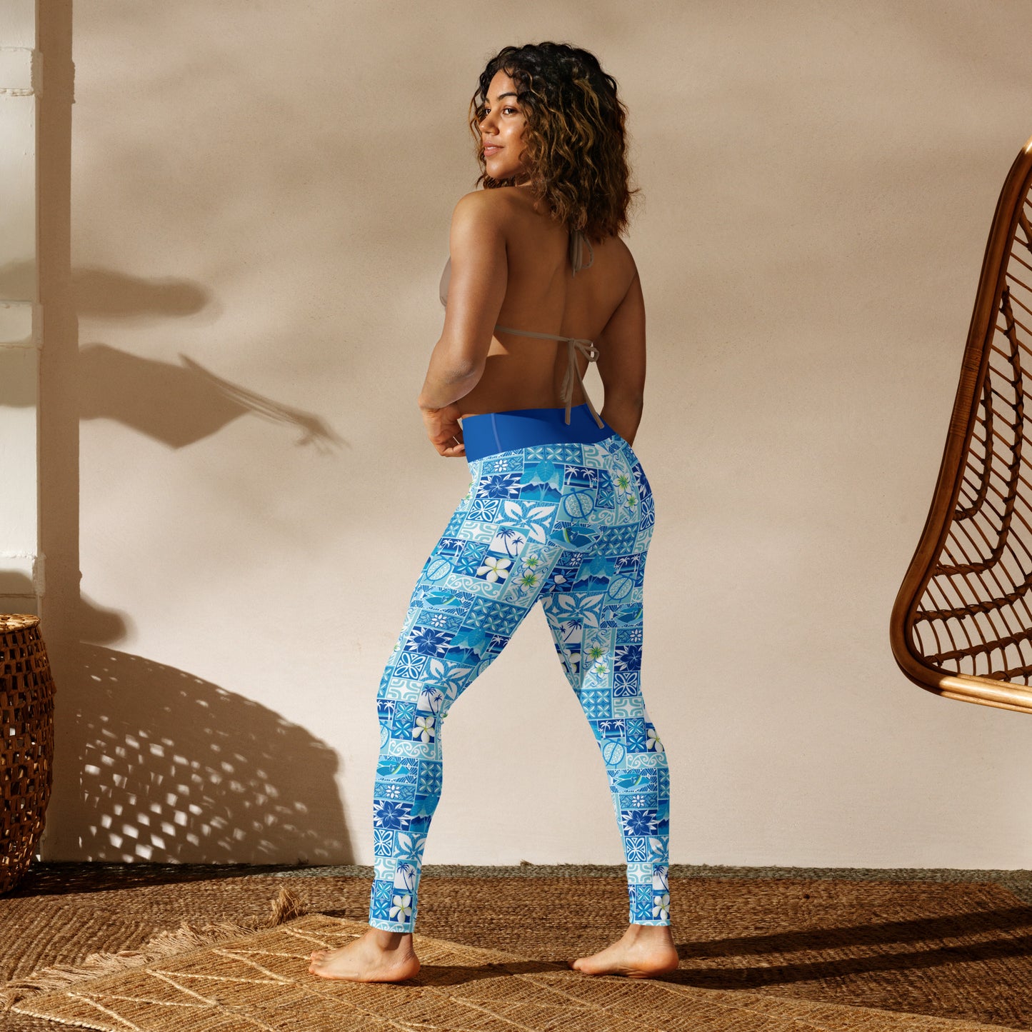 Blue Hawaiian Motif Yoga Leggings