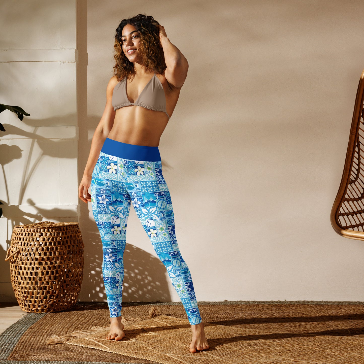 Blue Hawaiian Motif Yoga Leggings